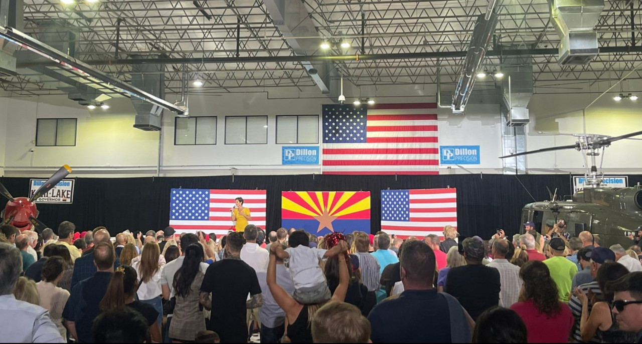 WATCH LIVE: Kari Lake Rallies With Governor Glenn Youngkin In Scottsdale, Arizona – HUNDREDS Turn Out