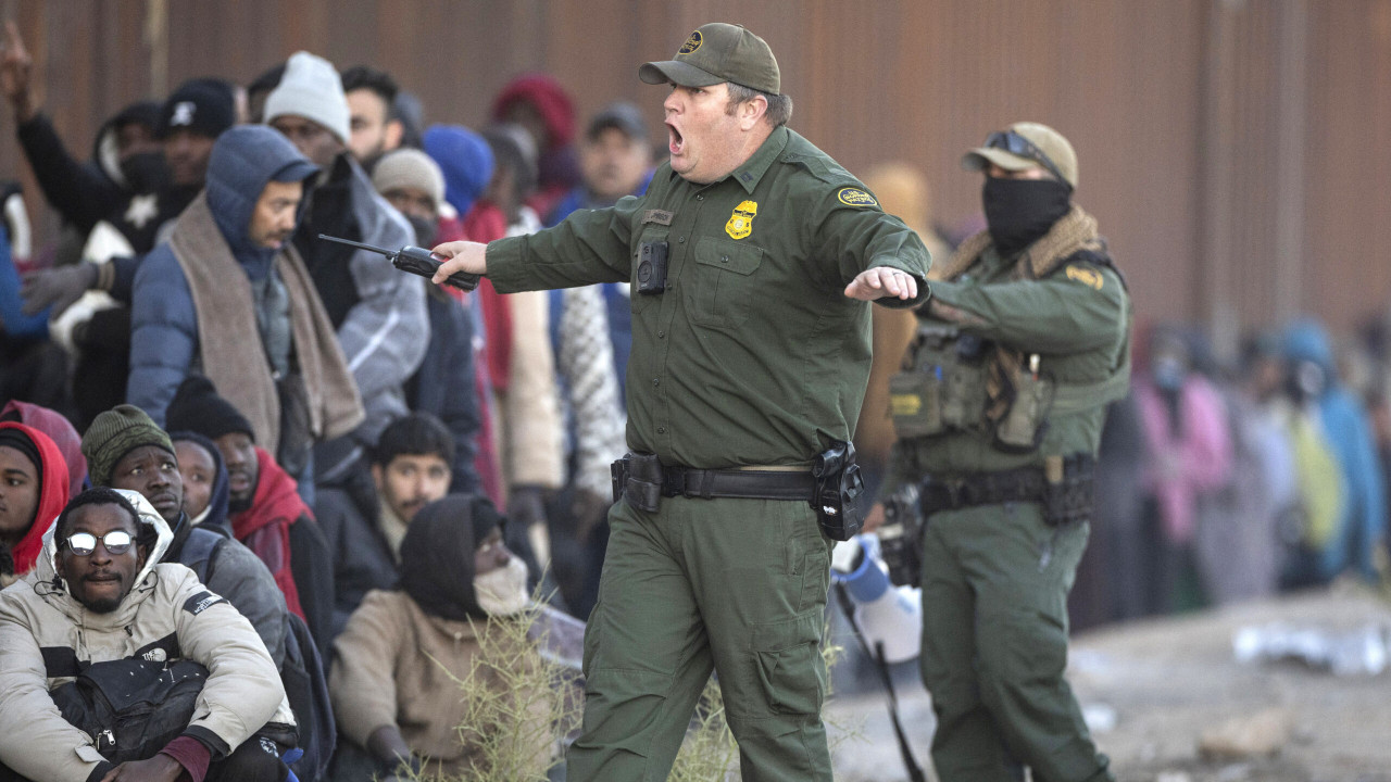 Top Democrat Senator Demands Border ‘Must Be Shut Down’: ‘We Are Sold Out. We Are Over Capacity.’