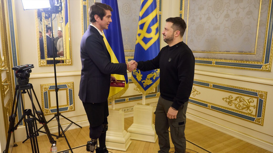 Fox News' Benjamin Hall returns to Ukraine for first time since near-fatal attack, interviews Zelenskyy