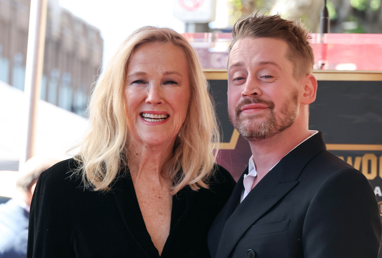 Catherine O’Hara Marvels That ‘Home Alone’ Son Macauley Culkin Is 43: ‘Older Than I Was When I Played His Mother’