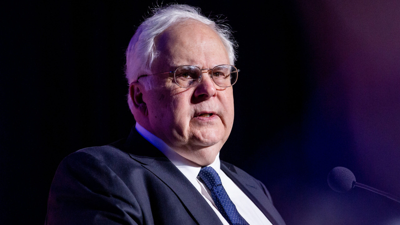 FedEx Founder, Chairman Issues Dire Warning About What BRIC Nations Are Plotting