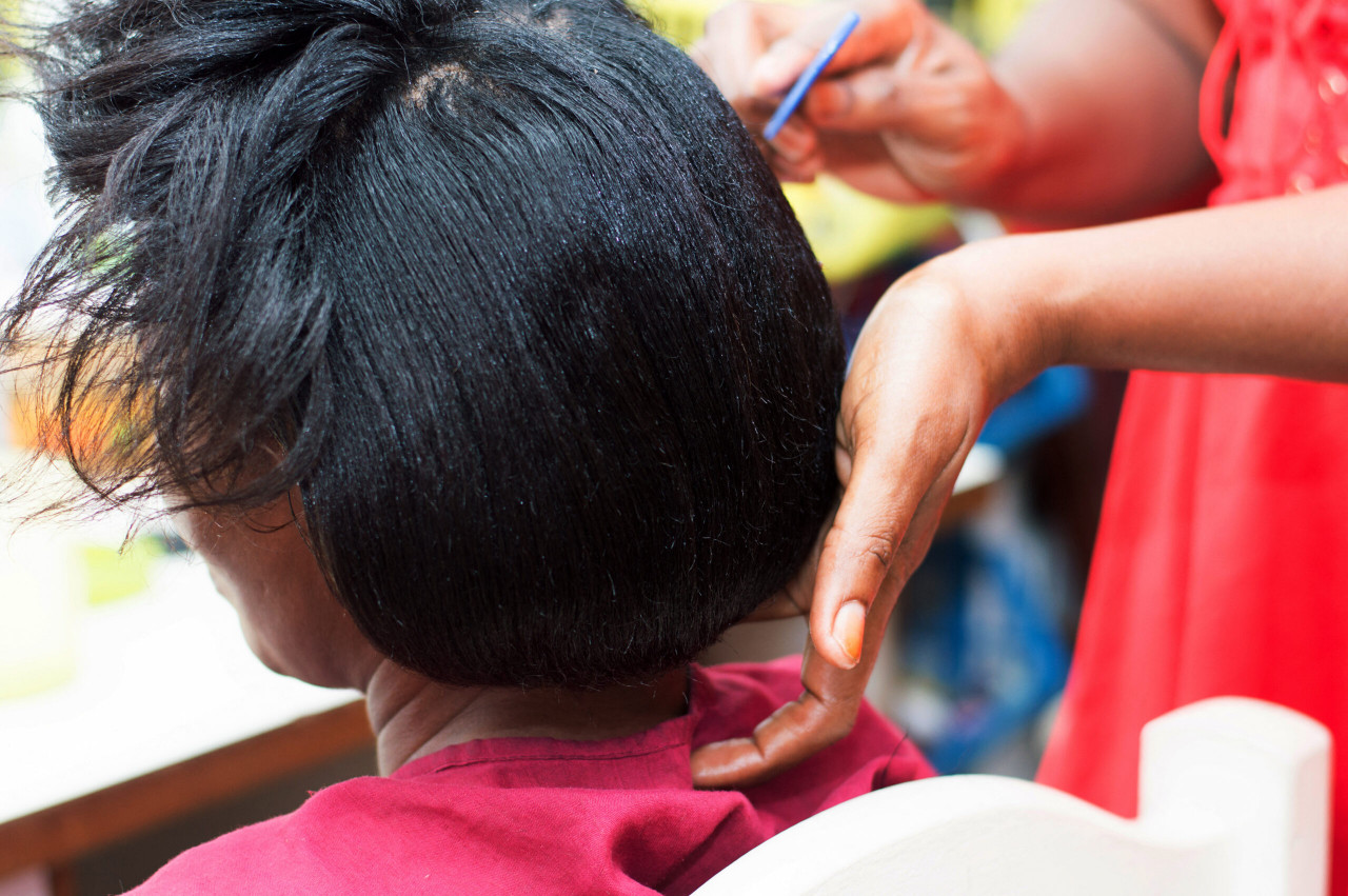 Five Cosmetic Manufacturers Sued For Allegedly Causing Woman’s Uterine Cancer