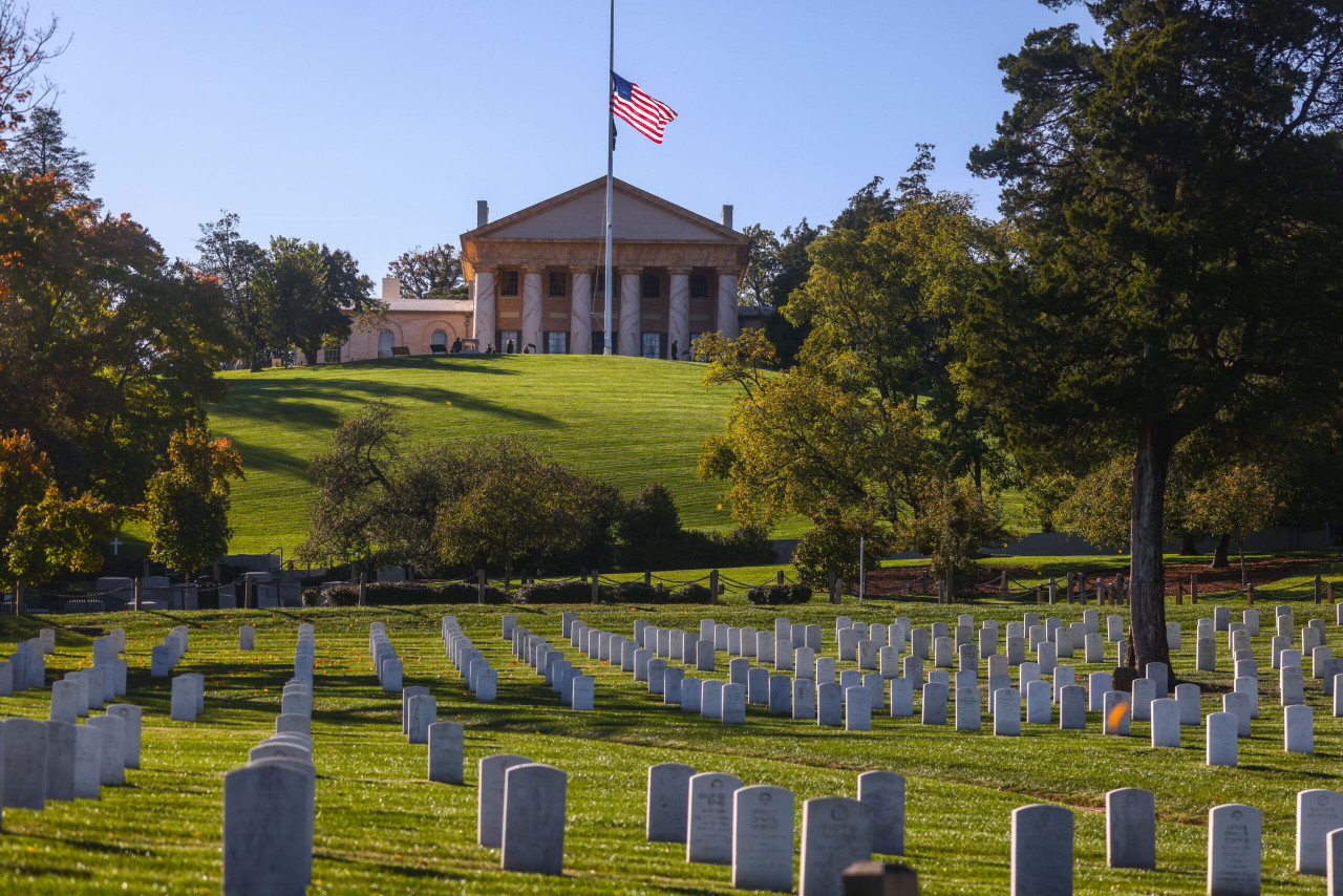 Hundreds Swarm World War II Navy Gunner’s Funeral After Some Worry No One Would Attend