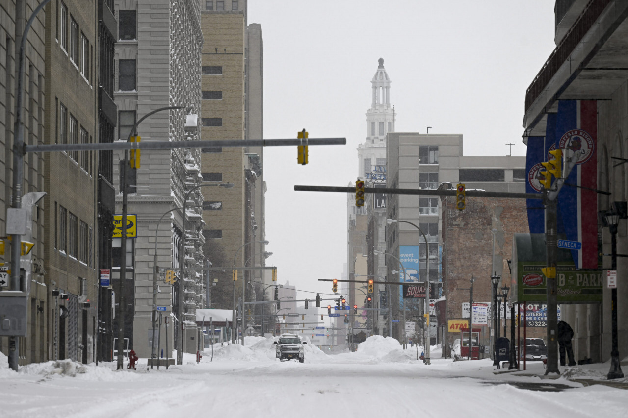 Looters Ransack Upstate New York Businesses Amid Deadly Blizzard Conditions