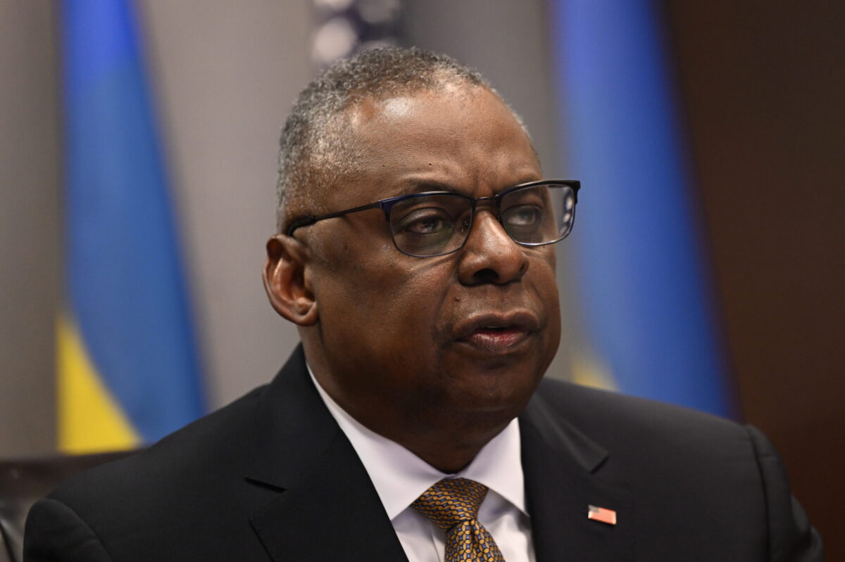 Aide To Defense Secretary Asked For Ambulance To Turn Off Lights And Sirens In 911 Call: Report