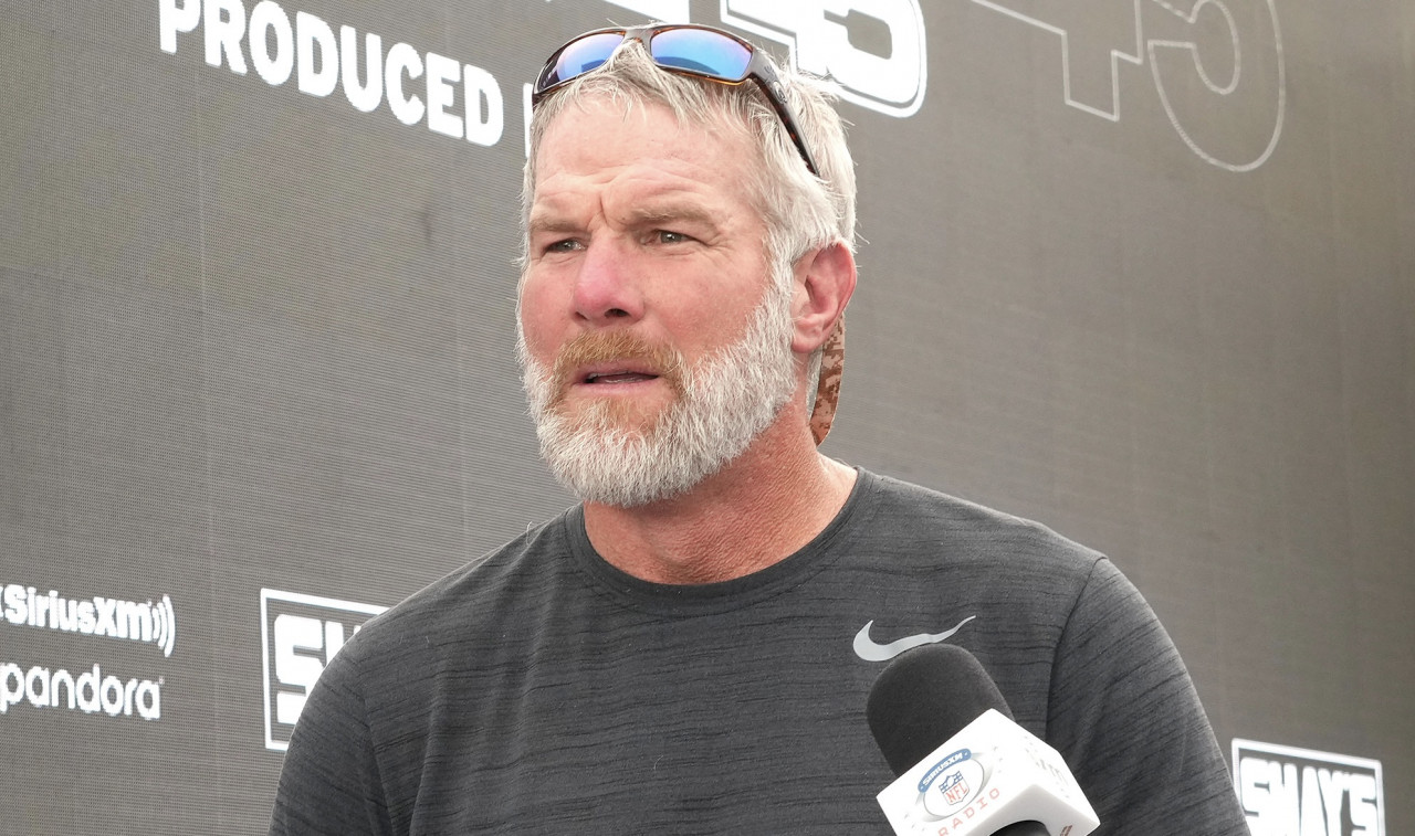 Brett Favre Reveals He’s Been Diagnosed With Parkinson’s Disease