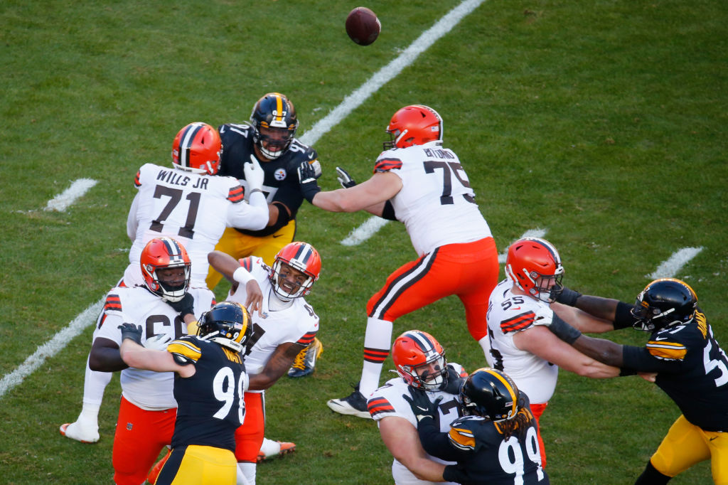 ‘Steelers Are Trash For This’: Pittsburgh Steelers Bashed After Player Performs Mock CPR On Field