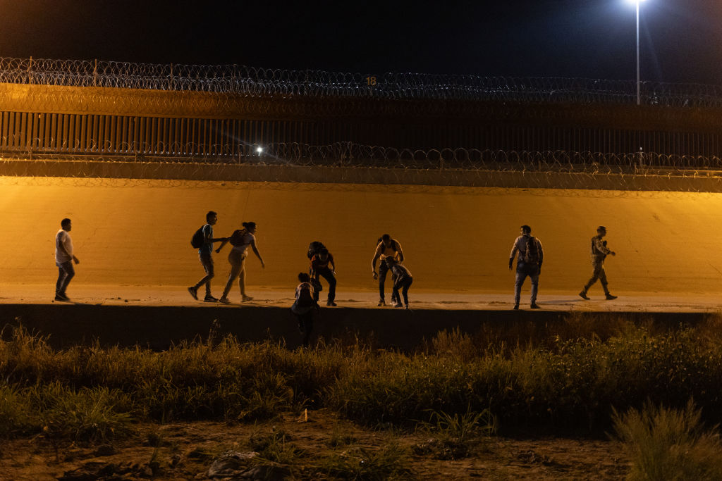 ‘It’ll Be Blacks Against Migrants’: Chicagoans Warn Of Coming Violent Turf Wars With Venezuelans