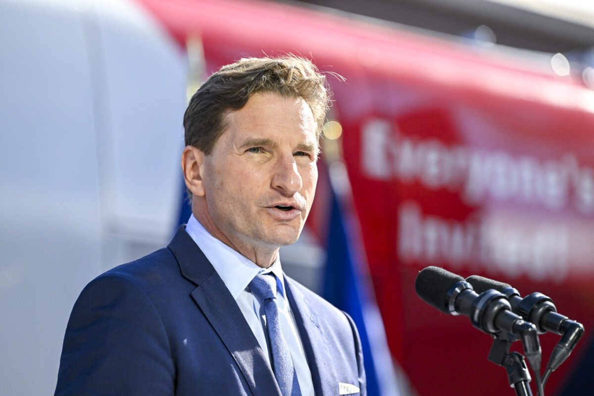 Dem Biden Challenger Disagrees With Ruling That Kicked Trump Off Colorado Ballot