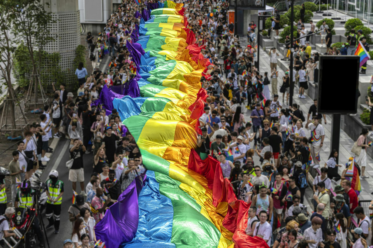 Support For Gay Marriage Plummets Among Republicans: Gallup Poll