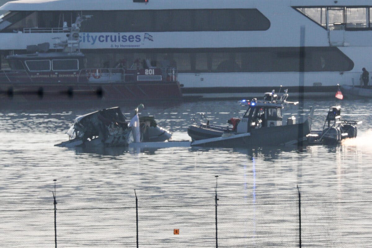 New Revelation From Deadly Mid-Air Collision: Black Hawk Pilot Failed To Turn When Advised