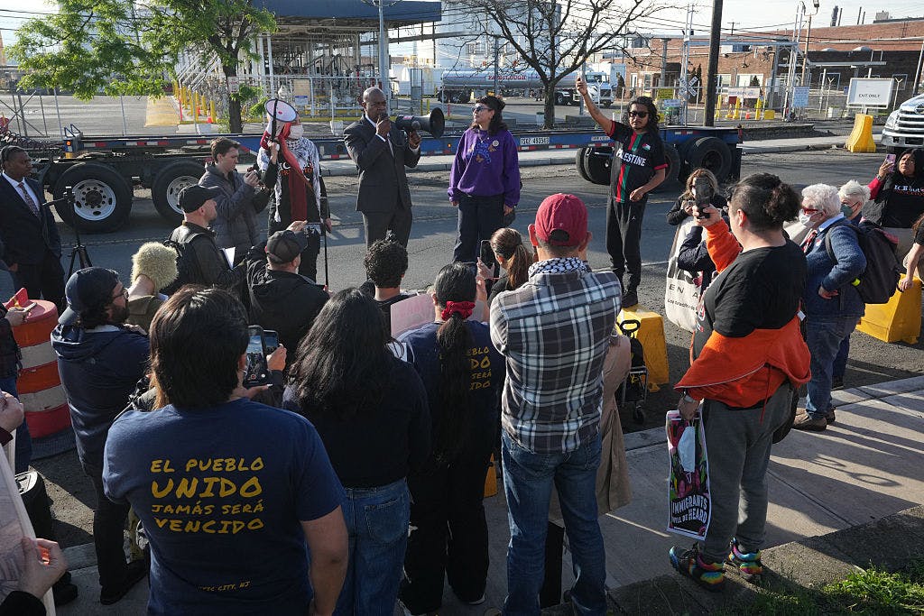 Newark Mayor Arrested After Dem Reps ‘Storm’ New Jersey ICE Facility, Charge Past Security Officers