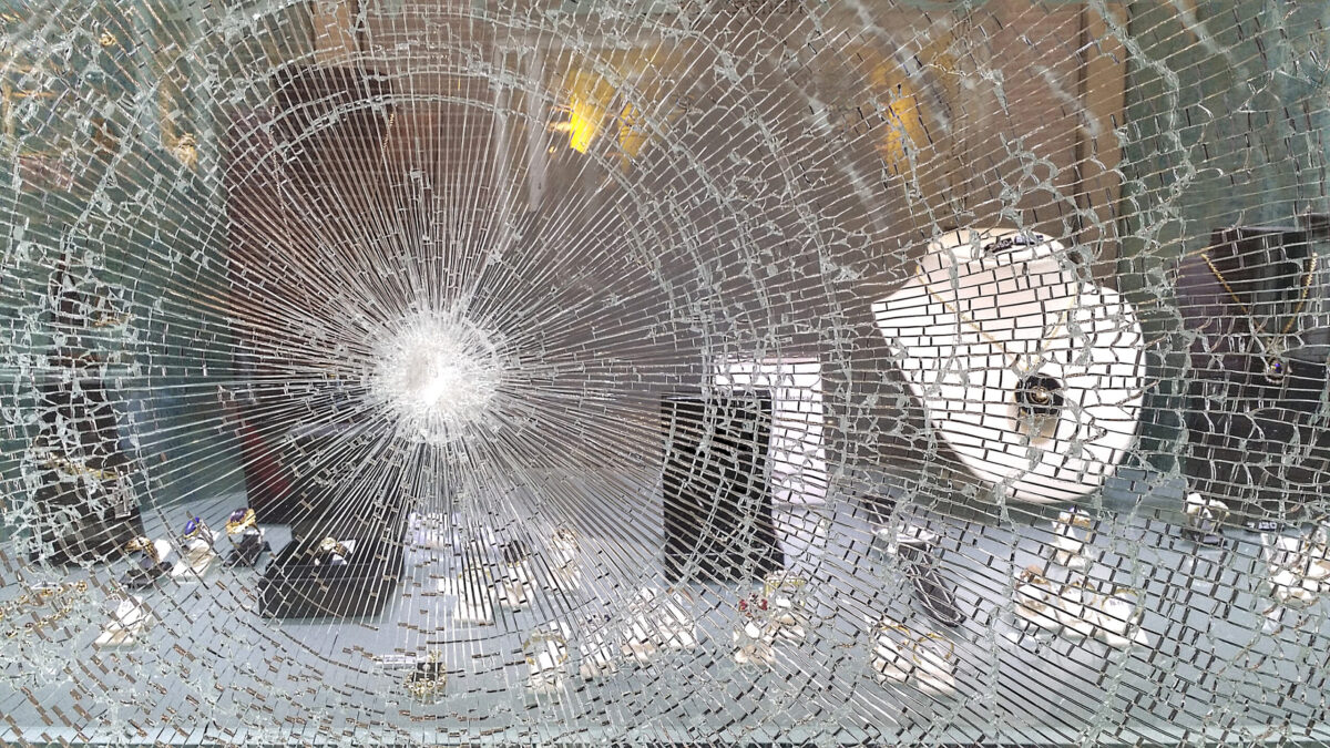 Video Shows Gang Of Thieves Ramming Car Into California Jewelry Store, Stealing $300K In Merchandise