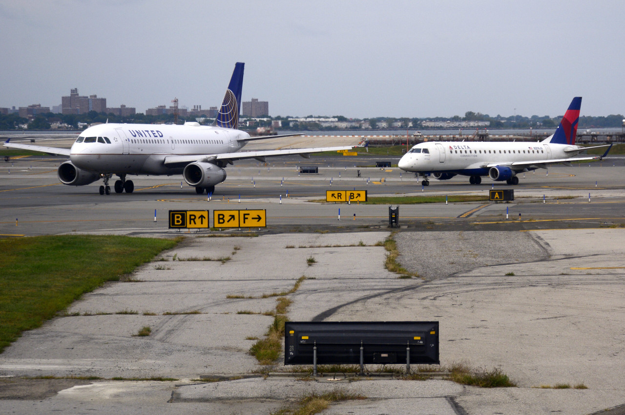 Major U.S. Airlines Halt Flights To Israel