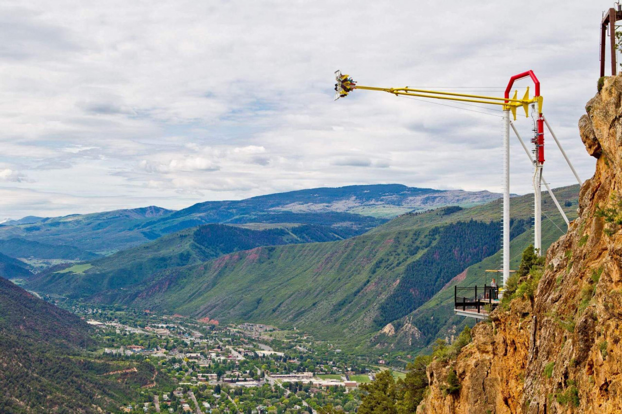 Man With Multiple Guns, Explosives Found Dead At Colorado Amusement Park