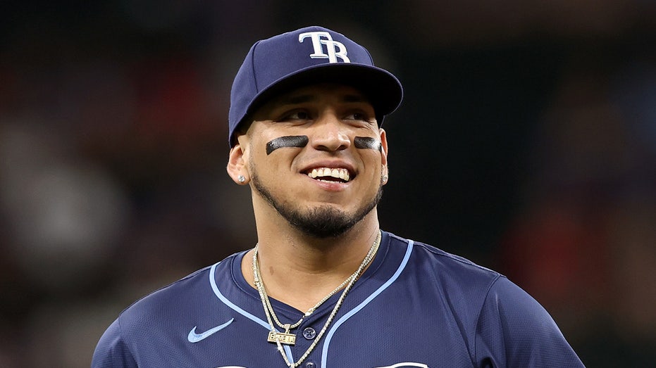 Cubs swoop in to land Rays All-Star Isaac Paredes in shocking trade deadline move