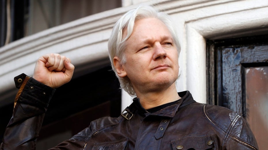 DOJ pressuring journalists to aid its prosecution against Julian Assange: report