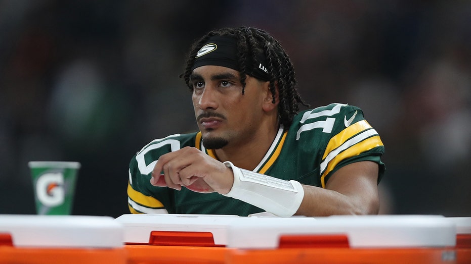 Packers' Jordan Love possibly suffered MCL injury, likely avoided ACL damage, more testing ahead: report