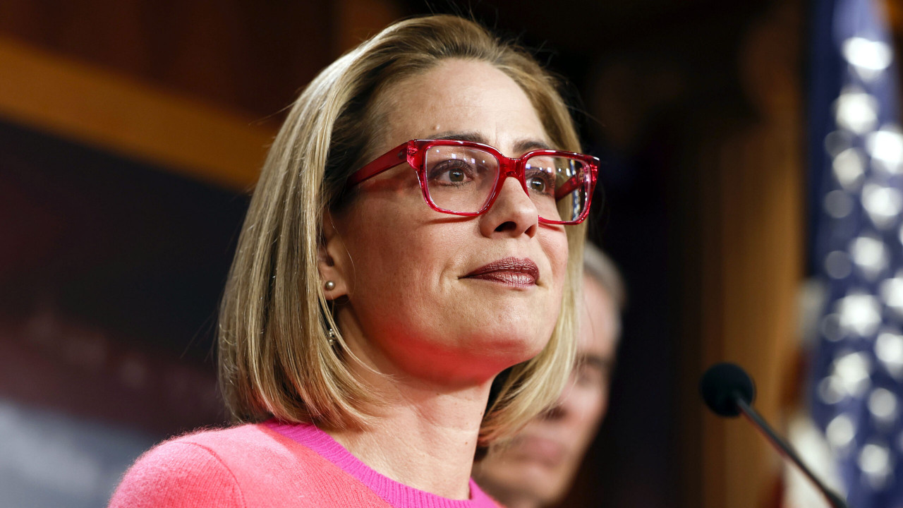 Alleged 37-Page Staffer Guide For Kyrsten Sinema: ‘It Is Your Job To Make Her As Comfortable As Possible’