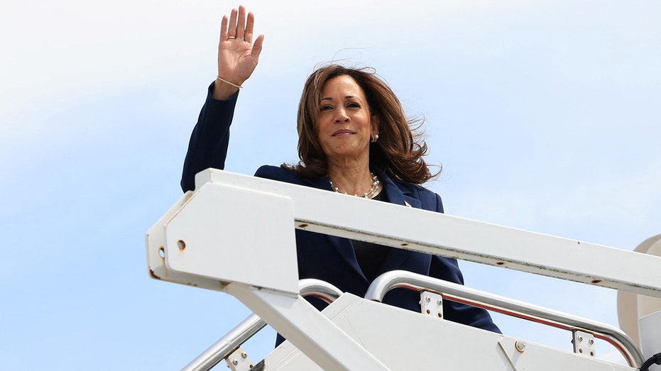 Kamala Harris to attend Rep. Sheila Jackson Lee's funeral in Texas