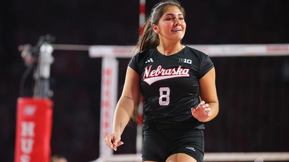 Nebraska women's volleyball survives insane rally, picks up latest victory