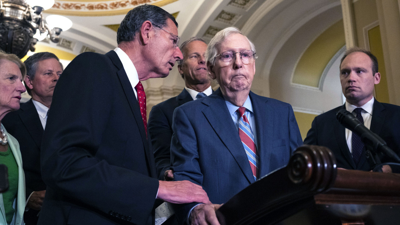McConnell Freezes Up During Press Conference, Trolls Biden After Returning