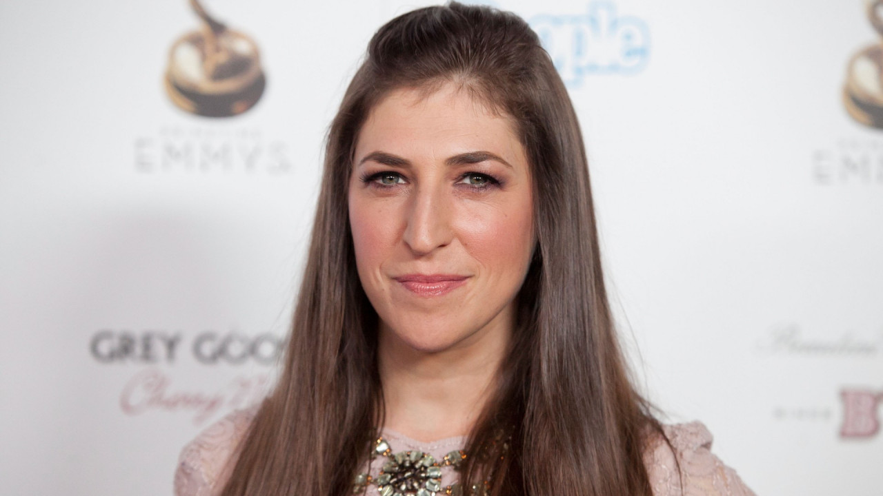 Mayim Bialik Says She’s Out As ‘Jeopardy!’ Host