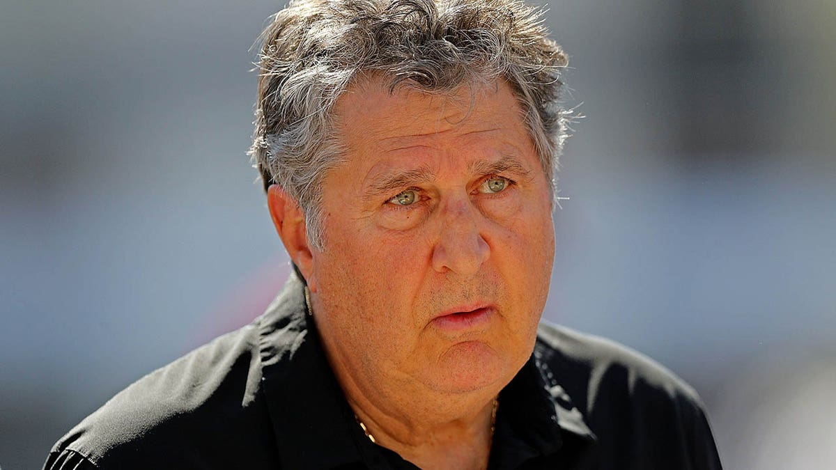 Mississippi State's Mike Leach hospitalized with 'personal health issue,' school says