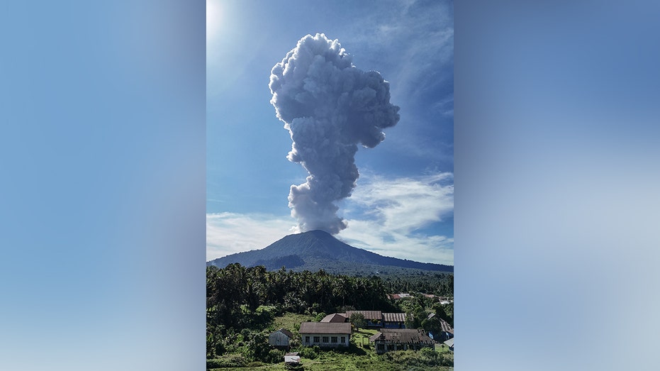 Images shows spectacle of Indonesian volcano eruption as authorities evacuate 7 nearby villages