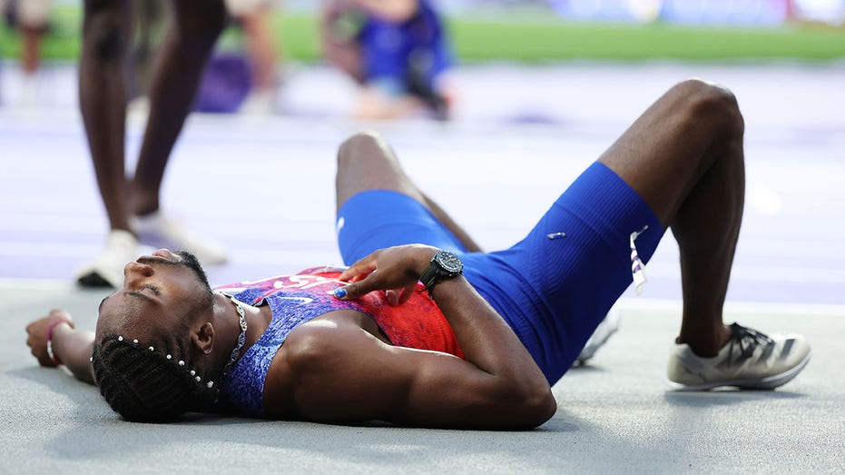 Noah Lyles settles for bronze in men's 200M, leaves track in wheelchair after testing positive for COVID