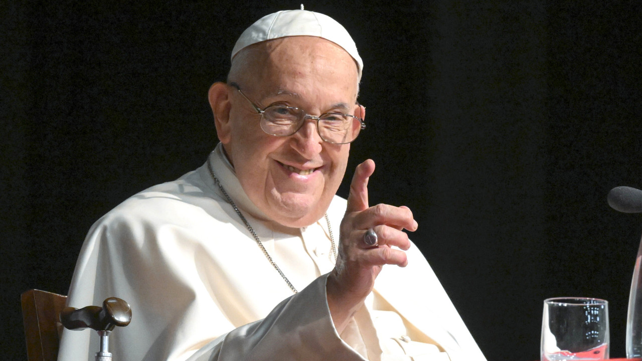 Pope Francis Reportedly Opposes Gay Men In Priesthood: There’s ‘Fa***tness In The Vatican’