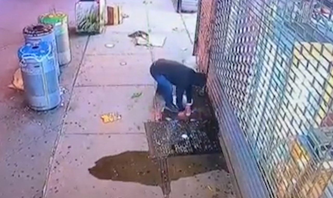 Man Goes To Torch Restaurant Because They Got His Order Wrong, Ends Up Igniting Himself In Wild Footage