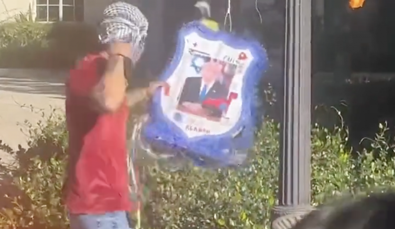 UCLA Students Hit Netanyahu Piñata On Campus: ‘Beat That F***ing Jew!’