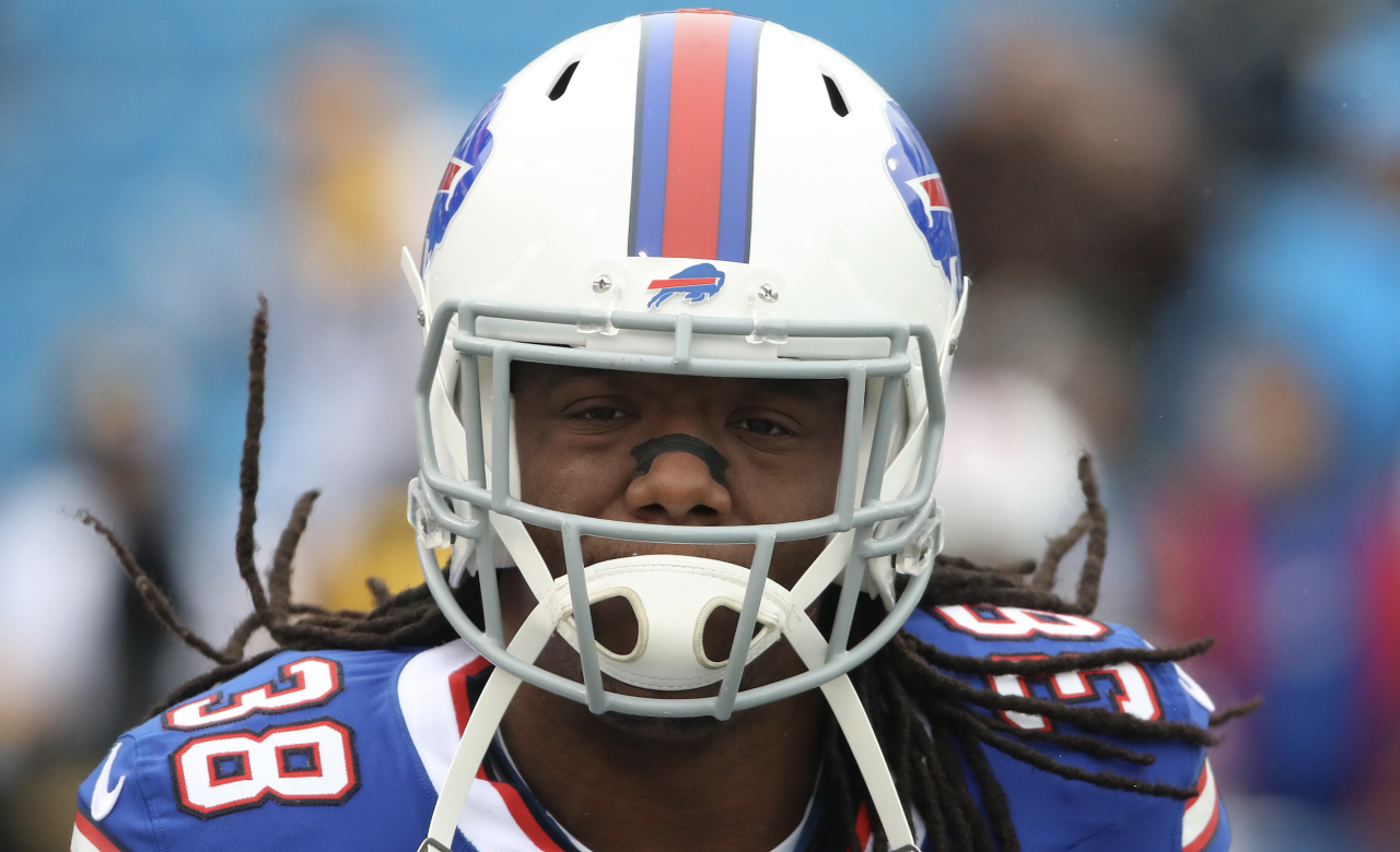 Former NFL Player Deported Back To U.S. To Face Charges For Allegedly Murdering Mother: Reports
