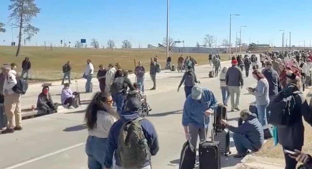 Bomb Threat Triggers Shutdown At Major U.S. Airport, Forces Passengers Onto Tarmac