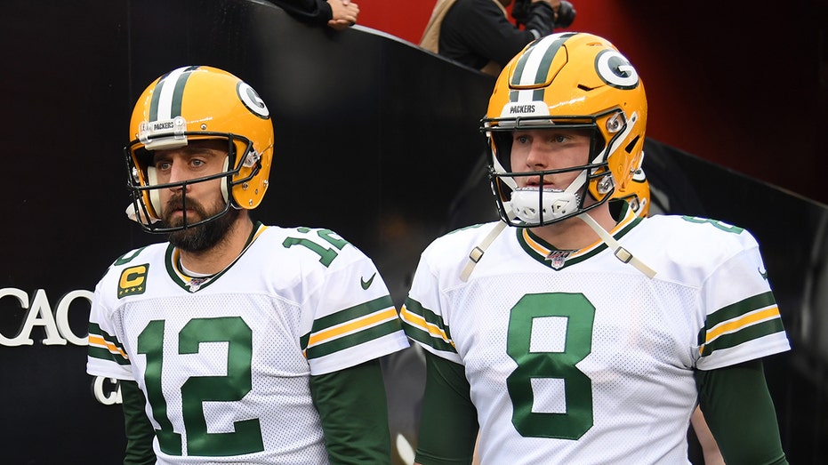 Jets sign another player connected to Aaron Rodgers as trade remains in works with Packers