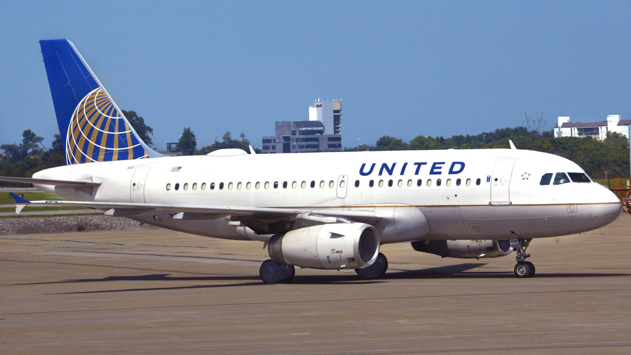 United Airlines Flight Plummets 28,000 Feet After Leaving New Jersey For Rome, Forced To Return