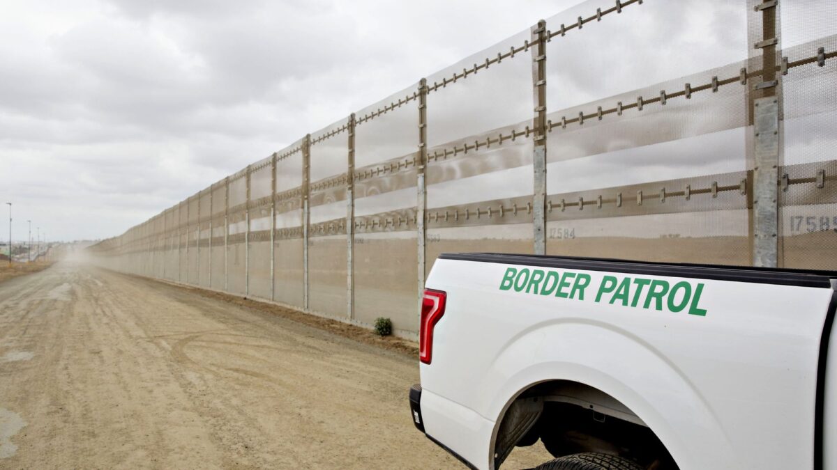 Another Bus From Texas Transports Dozens Of Illegal Immigrants To Los Angeles