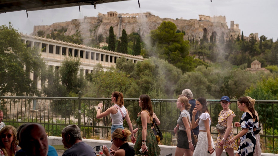 Heatwave shutters Acropolis in Athens for second consecutive afternoon