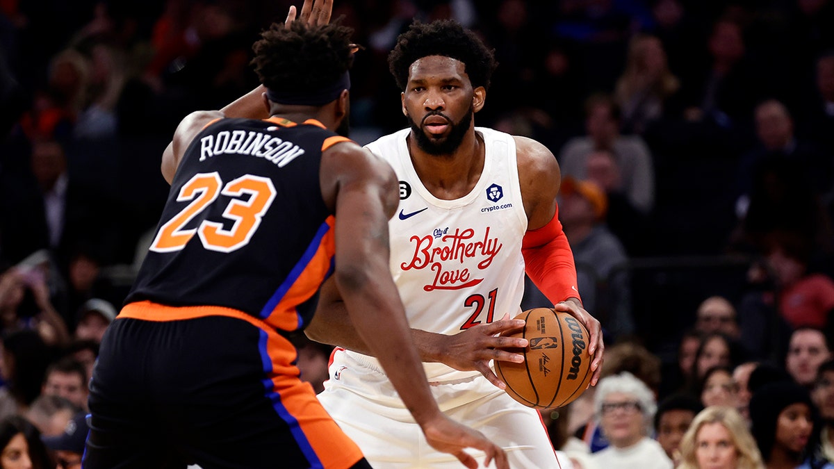 Joel Embiid, James Harden lead 76ers to 8th straight win