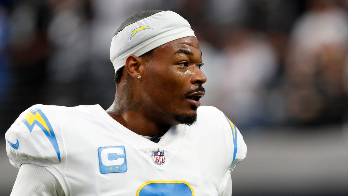 Chargers' Derwin James Jr. ejected after dangerous hit vs. Colts