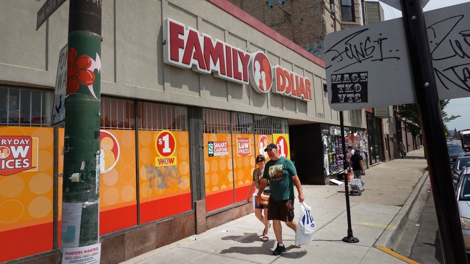 Chicago security guard gunned down with rifle, killed in Family Dollar store: police