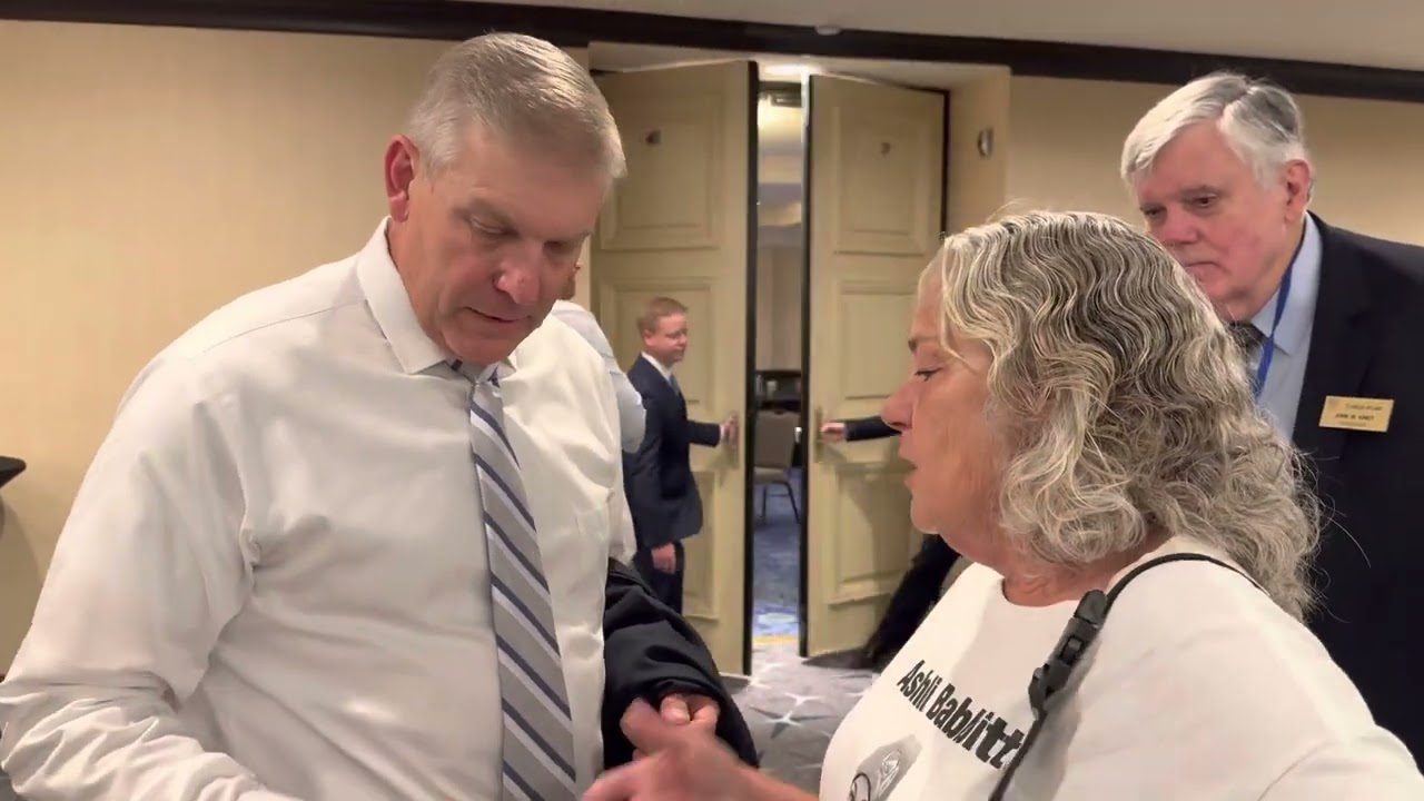 MUST SEE: Ashli Babbitt’s Mother and J6 Activists Ask Top Republicans and Presidential Candidates if They will Free J6ers if Elected – Watch Their Responses, Chris Christie and Perry Johnson Most Revealing (VIDEO)