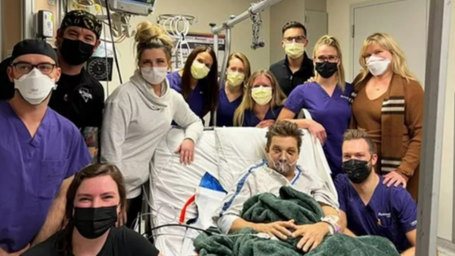 Jeremy Renner posts hospital photo, thanks medical staff in recovery update