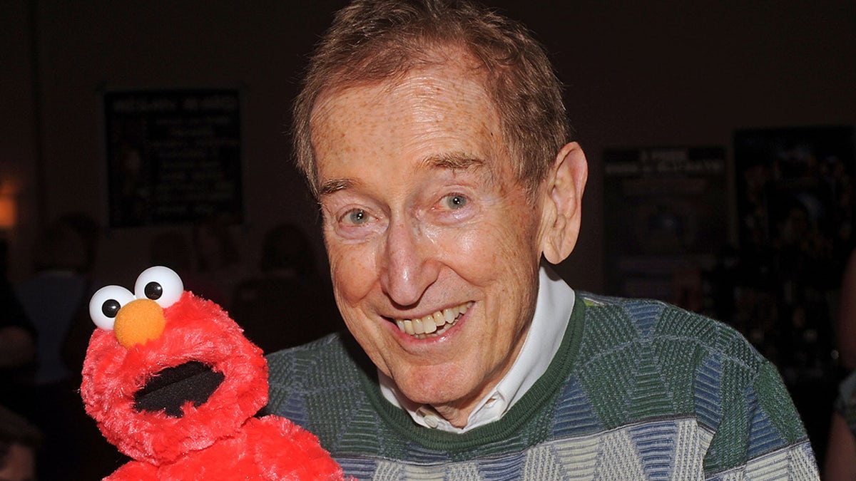 Bob McGrath, 'Sesame Street' original cast member, dead at 90