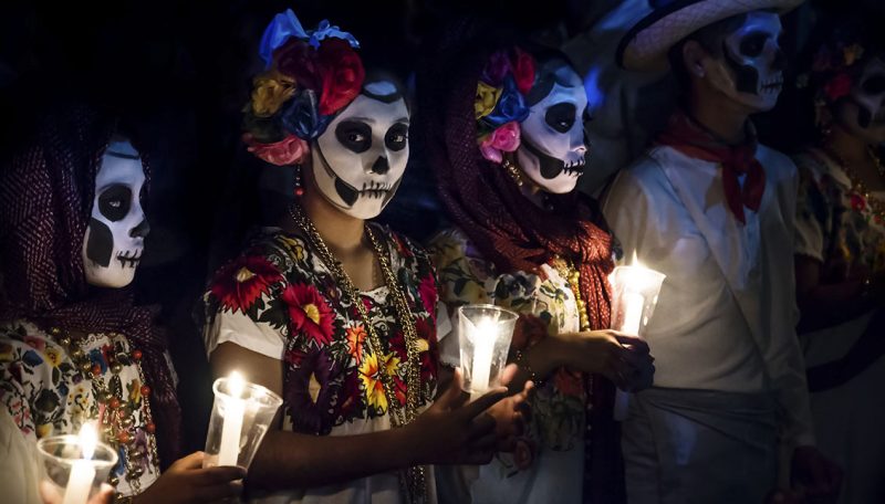 Las Ănimas Festival at the General Cemetery of MĂ©rida (MĂ©xico). Via Getty Images.